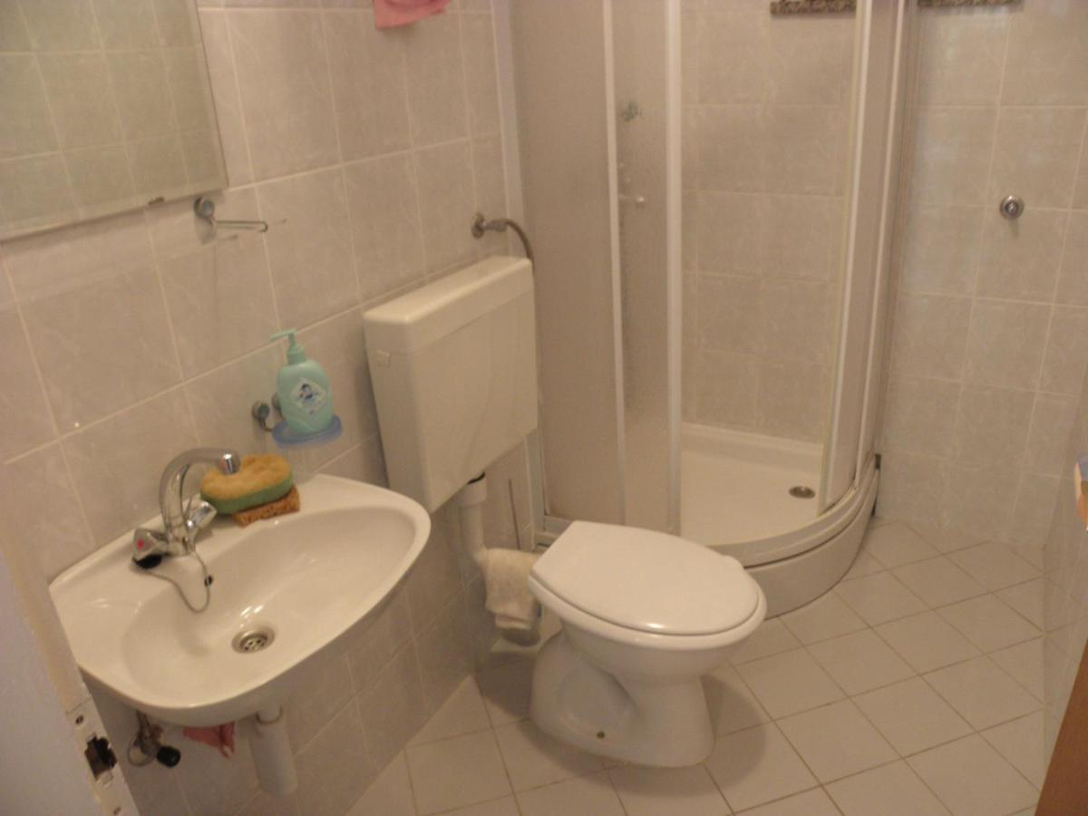 Apartments Neda - 5 M From Sea Lukovo Šugarje Extérieur photo